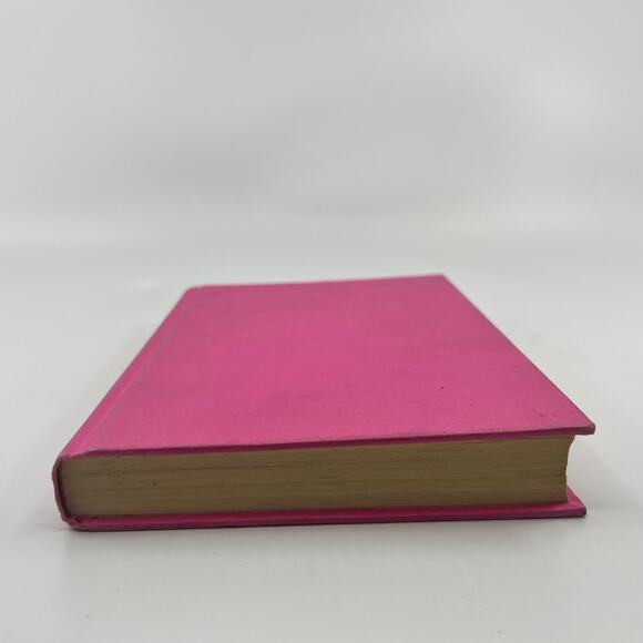 Monster High Book First Edition 2010 Hardcover Lisi Harrison Pink Cover Poppy - Picture 8 of 8